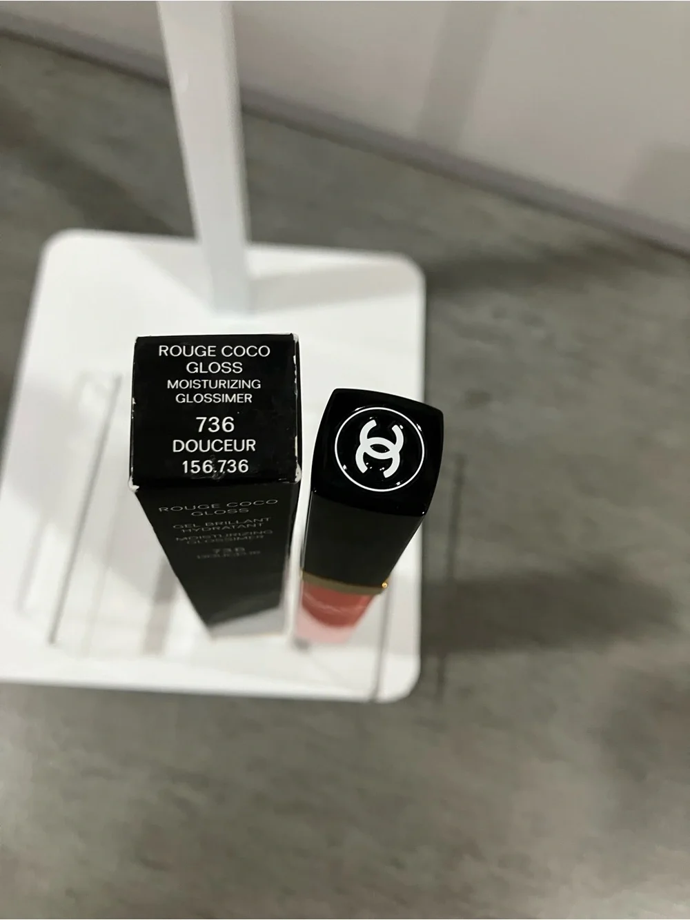 Chanel Rouge Coco Gloss Moisturizing Gloss 736 Douceur - Pink Coral